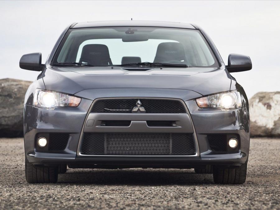  Mitsubishi Lancer Evolution MR Touring 2010 года  (фото 9 из 20)